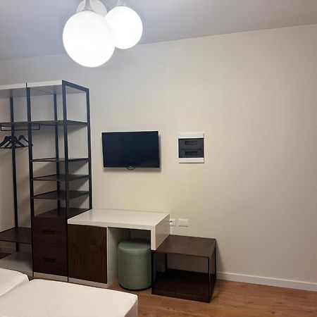 Eval Hotel Sarandë Buitenkant foto