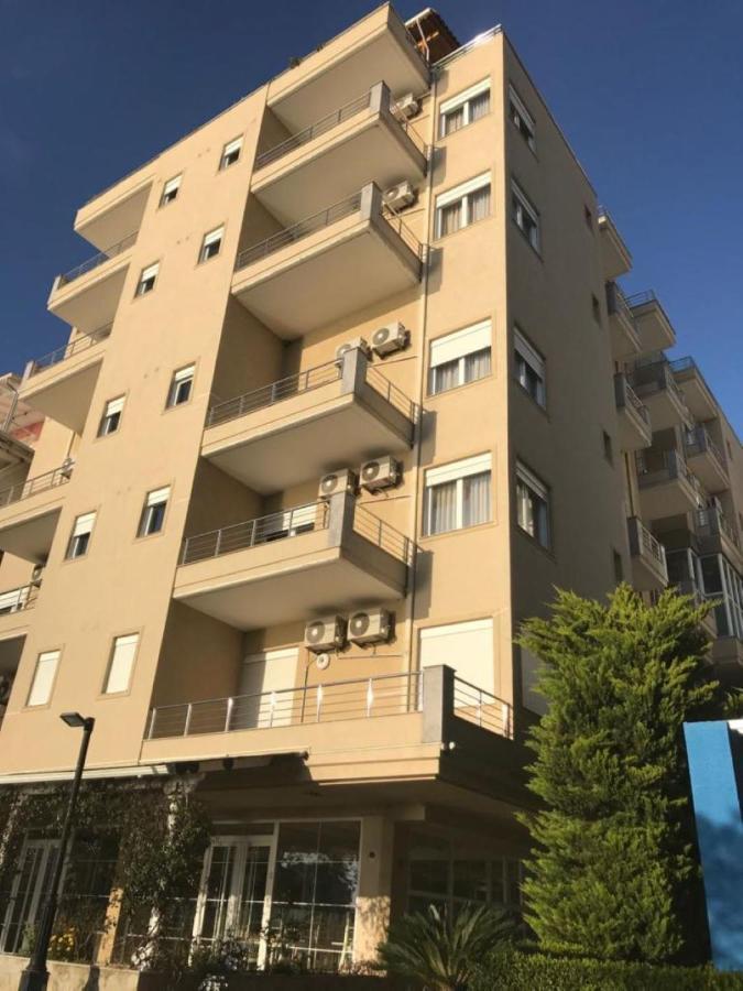 Eval Hotel Sarandë Buitenkant foto