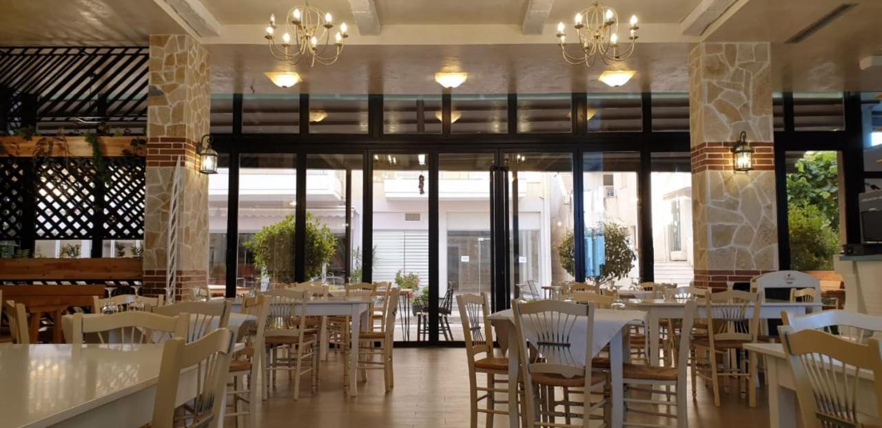 Eval Hotel Sarandë Buitenkant foto
