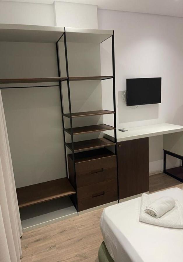 Eval Hotel Sarandë Buitenkant foto