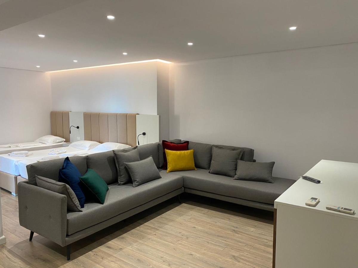 Eval Hotel Sarandë Buitenkant foto