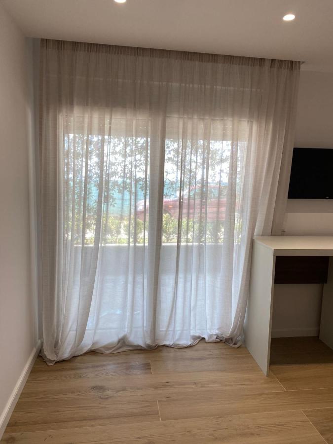 Eval Hotel Sarandë Buitenkant foto