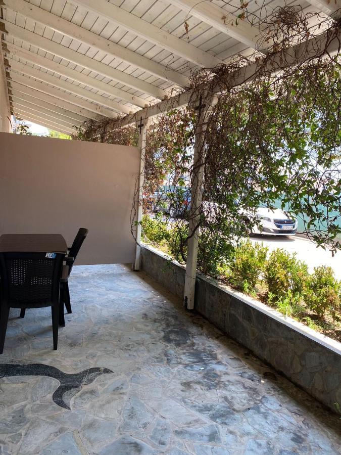 Eval Hotel Sarandë Buitenkant foto