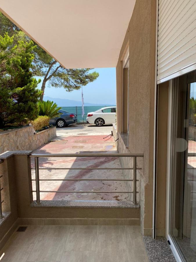 Eval Hotel Sarandë Buitenkant foto