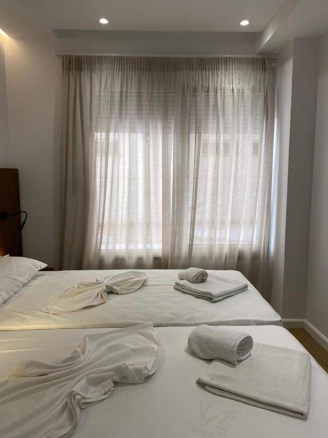 Eval Hotel Sarandë Buitenkant foto