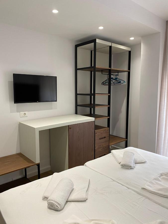Eval Hotel Sarandë Buitenkant foto
