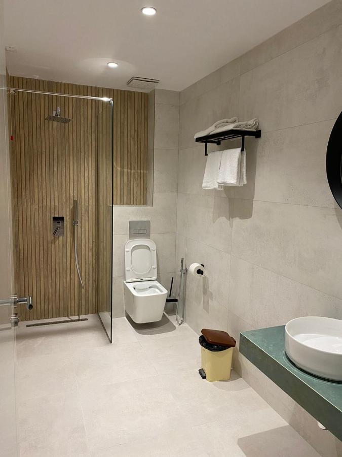 Eval Hotel Sarandë Buitenkant foto